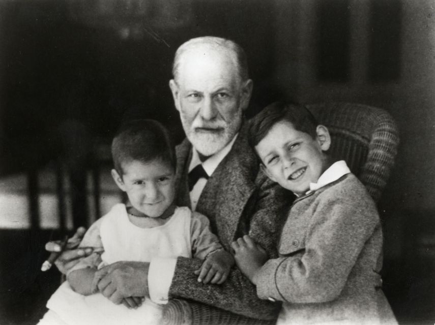 Sigmund Freud Museum Ticket - Freud’s former office and the contemporary art display