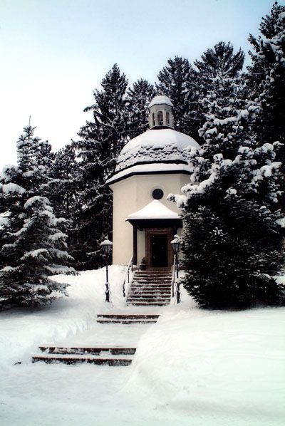 Silent Night Oberndorf Christmas Eve Tour from Salzburg - Walking beside the Salzach in winter