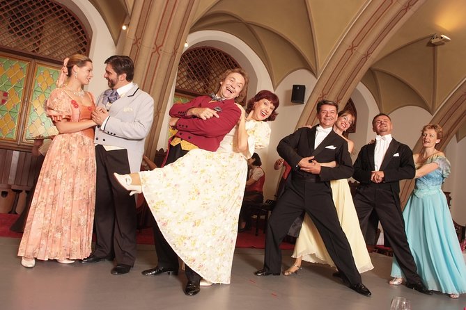 Skip the Line: Austrian Dinner Show Ticket in Vienna - Music, language, and audience appeal