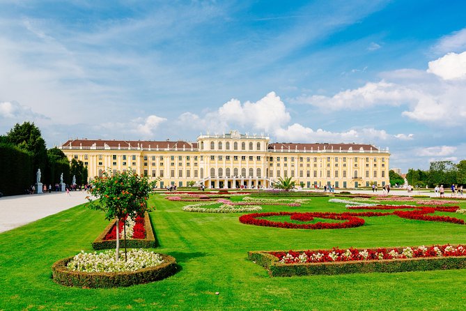 Skip-the-Line Schonbrunn Palace Guided Tour and Vienna Historical City Tour - What the Ringstrasse tour does well