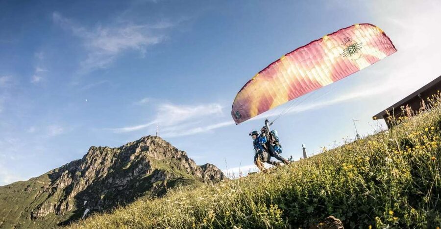 St Johann in Tirol: Tandem Paragliding - Taking the gondola from St Johann to 1,600 meters