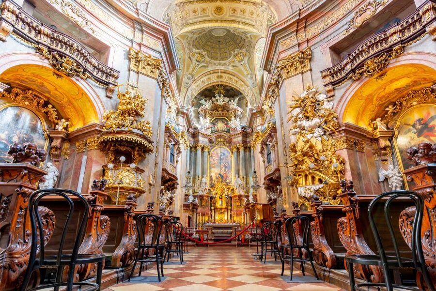 St Stephen's Cathedral Vienna Old Town Walking Tour - St. Peter’s Church and the Column of Pest