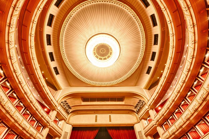 STATE OPERA - PRIVATE guided tour (tickets included) - A 90-minute route through two different opera houses