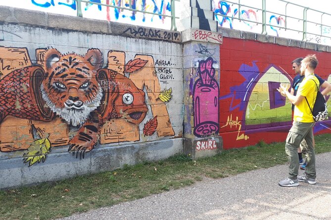 Street Art Tour in Vienna - Guides, flexibility, and changing routes