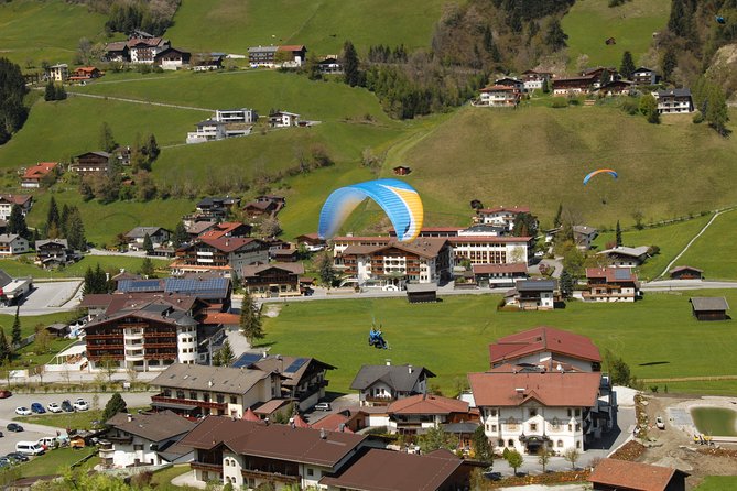Tandem paragliding in the Stubai Valley near Innsbruck - Weather is part of mountain flying