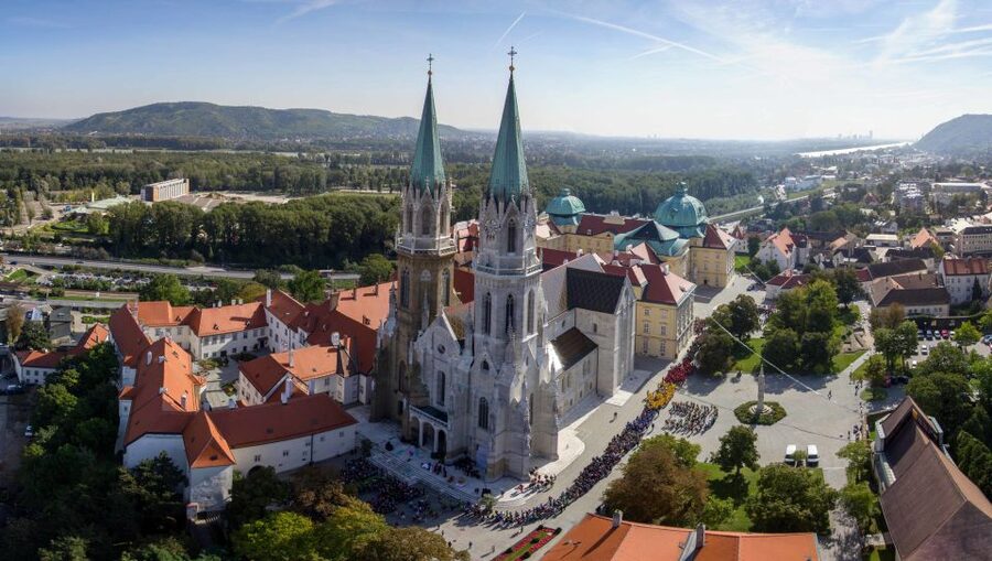 Ticket to Klosterneuburg Abbey - Walk through the Marble Hall and look toward Vienna