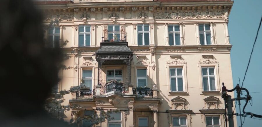 Vienna: 2-Hour Historical Crimes Guided Walking Tour - More than ten stops, with a brisk storytelling pace