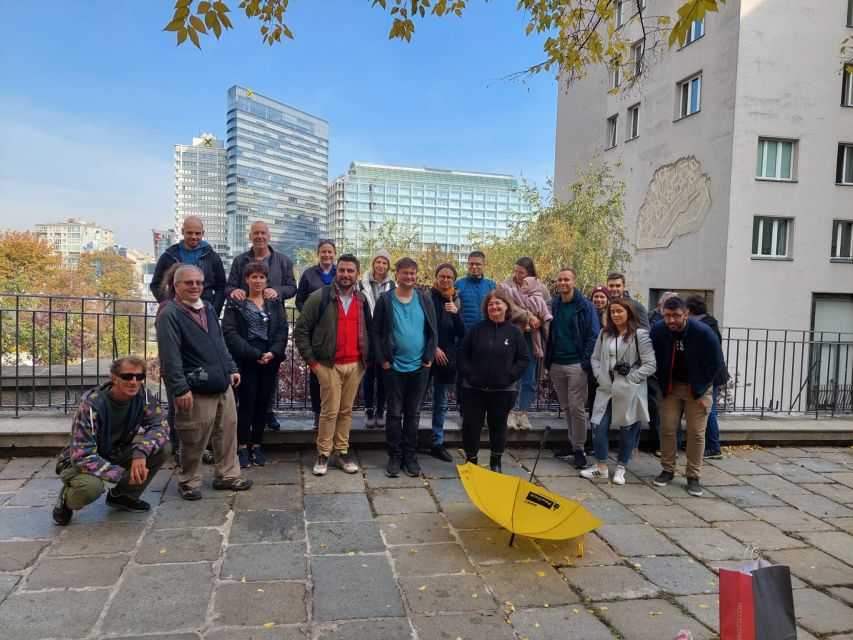 Vienna: 2-Hour Historical Crimes Guided Walking Tour - Meeting the guide on Helmut Zilk Square