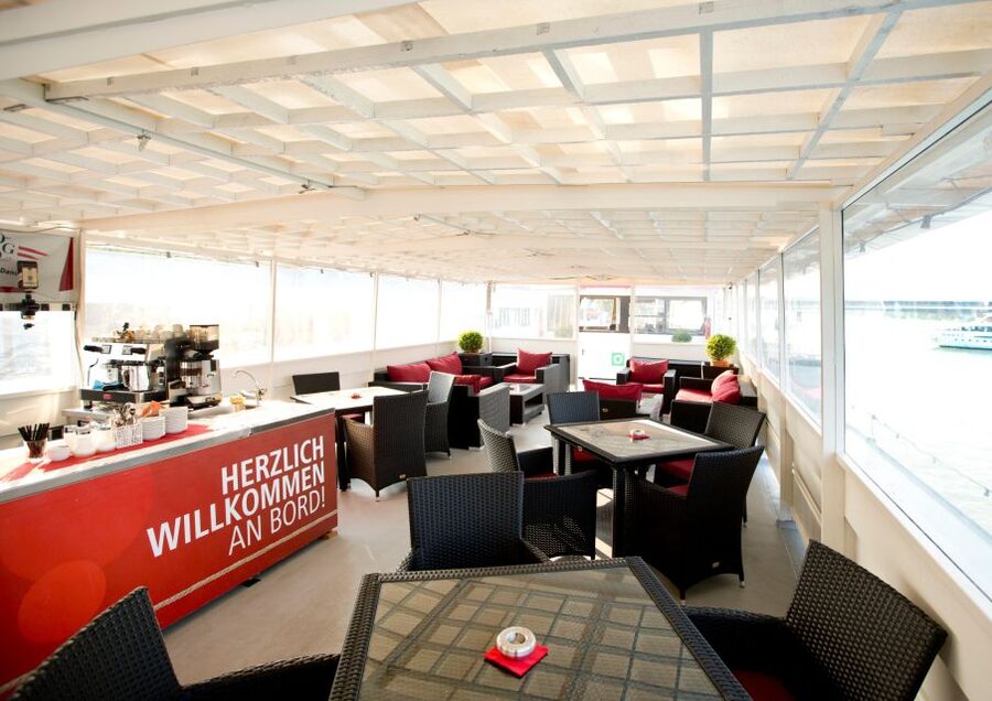 Vienna: 3.5-Hour Danube 70s, 80s, 90s Party Cruise w/ Dinner - Is the $78 ticket good value?