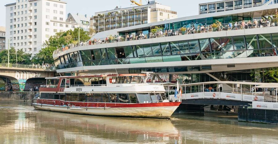 Vienna: 3-Course Evening Dinner Cruise - Price, drinks, and overall value