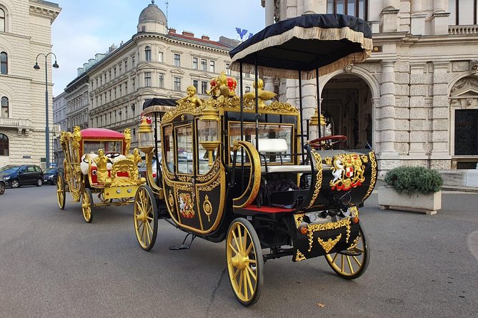 Vienna: 60 min. Imperial E-Carriage Sightseeing Tour with Drinks - Starting at Albertinaplatz