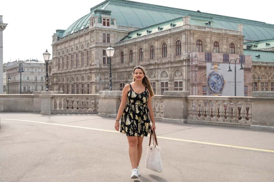 Vienna: Authentic Professional Photography Tour - How the photographer guides you