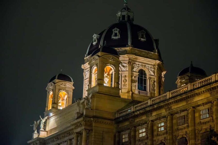 Vienna: Big Bus City Highlights Night Tour with Live Guide - Is $40 a fair price?
