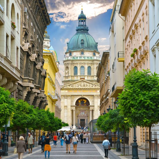 Vienna: Budapest Day Trip - Seeing the Opera House and Parliament