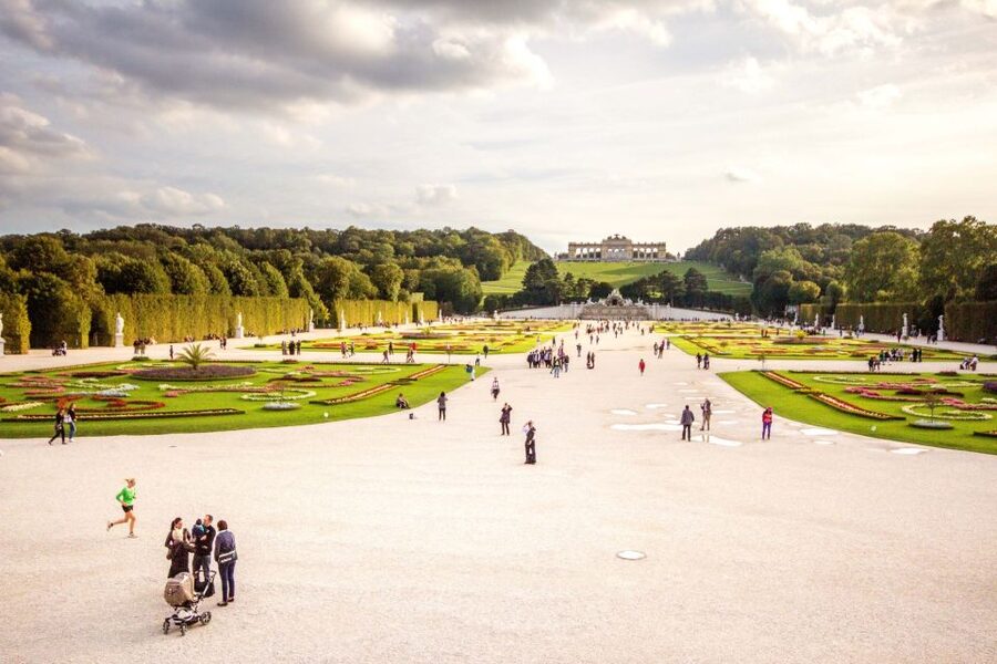 Vienna: Bus & Schönbrunn Palace Skip-the-Line Guided Tour - The guide and coach make the difference