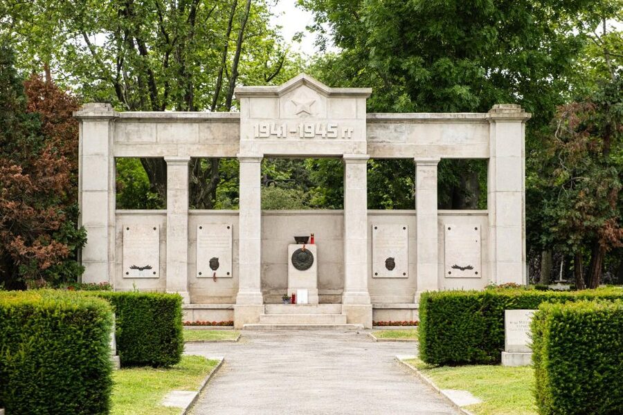 Vienna Central Cemetery Walking Tour with Transfers - Mausoleums, crypts, and the cemetery’s visual character