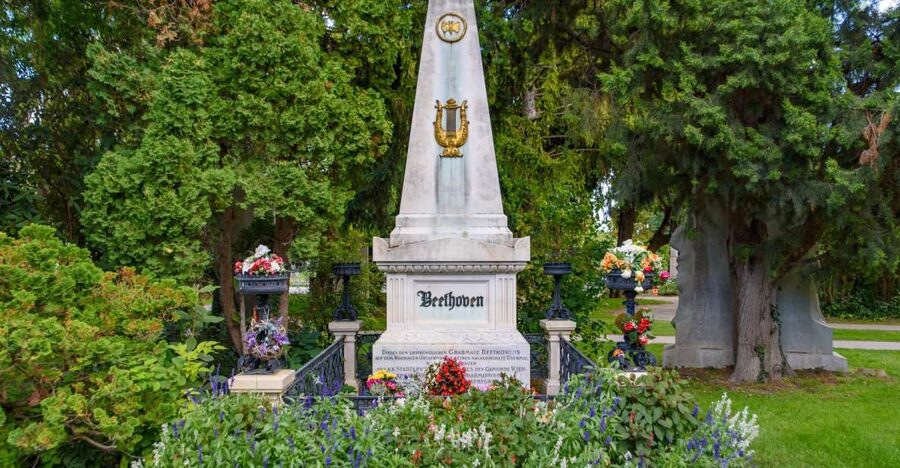 Vienna Central Cemetery Walking Tour with Transfers - What the two-hour walking tour includes