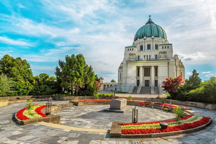 Vienna Central Cemetery Walking Tour with Transfers - A guide-led experience with room for questions