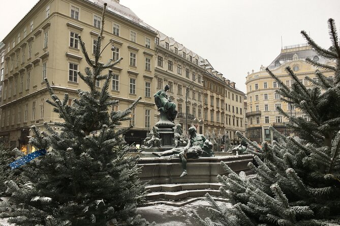 Vienna Christmas Tour - Rathaus market brings the big Christmas spectacle