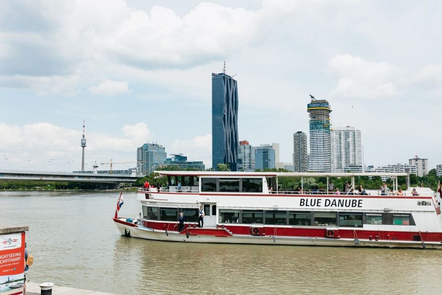 Vienna: City Cruise with Optional Lunch - The first stretch along Vienna’s canal
