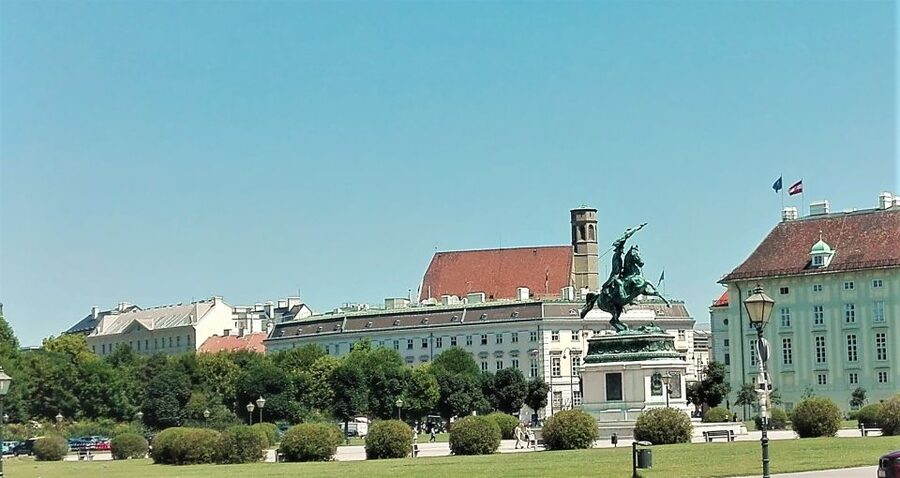 Vienna: City Highlights Guided Walking Tour & Old Town - Key points at a glance