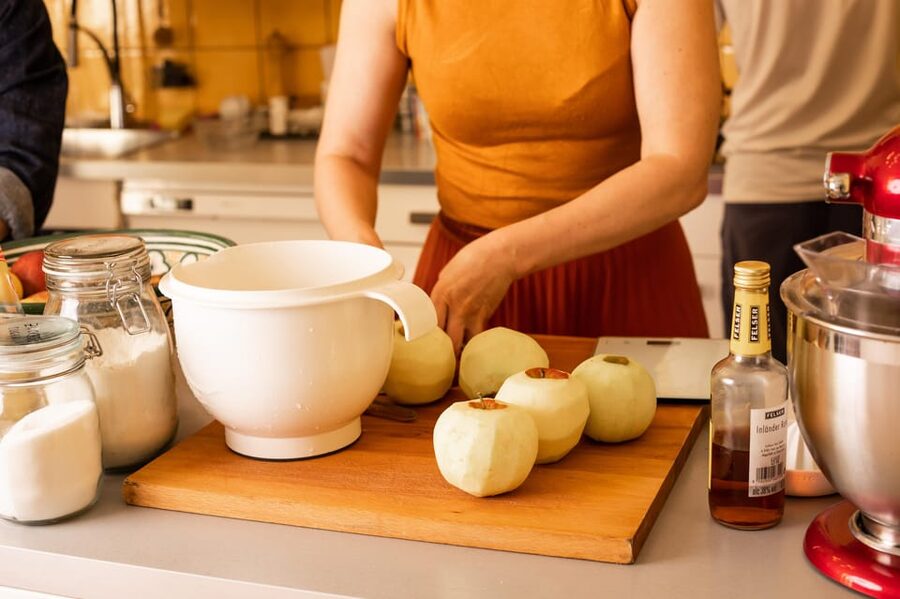 Vienna; Cooking Class: Make Schnitzel & Apple Strudel - Cooking Austrian food in Lena’s Vienna home