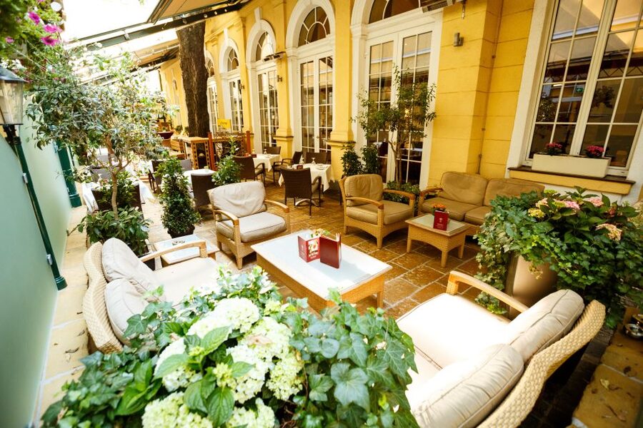 Vienna: Culinary Experience at Restaurant Stefanie - The drinks included with your meal