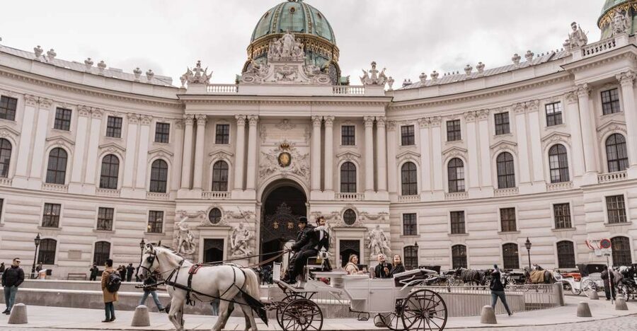 Vienna: Culinary Horse-Drawn Carriage Experience - What the driver and butler add