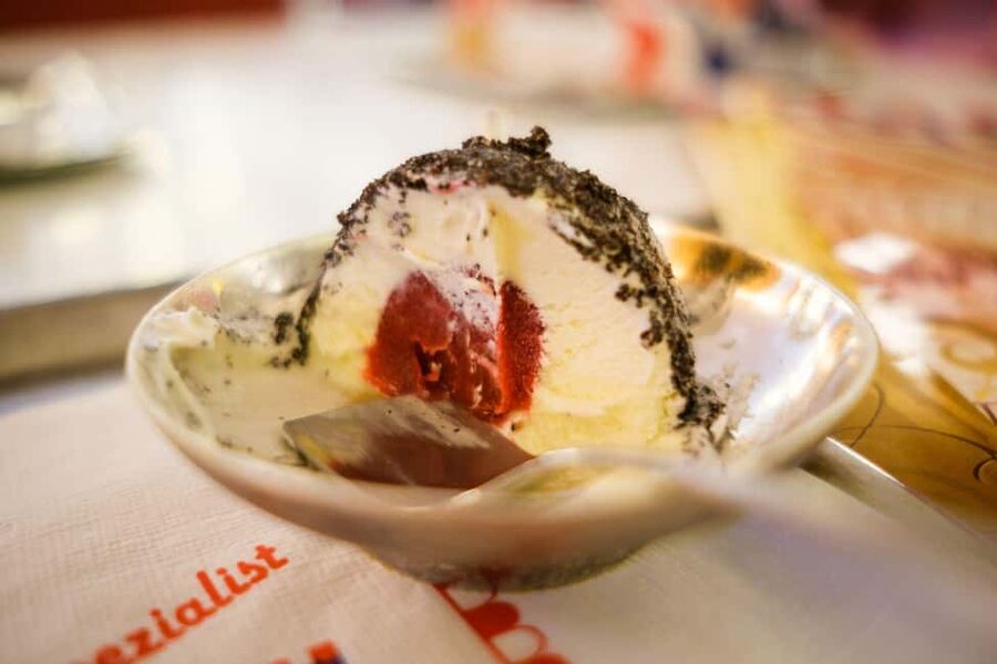 Vienna: Dessert Tour with Pastries, Cakes & Hidden Cafes - Why this Vienna dessert tour is different
