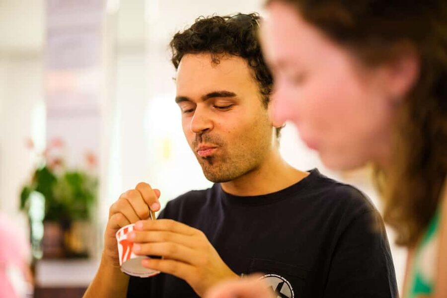 Vienna: Dessert Tour with Pastries, Cakes & Hidden Cafes - Riding the subway as part of the experience