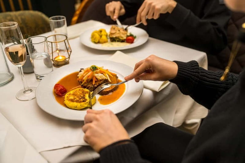 Vienna: Dinner & Concert at Schönbrunn Palace - Finding the Orangery and collecting your ticket