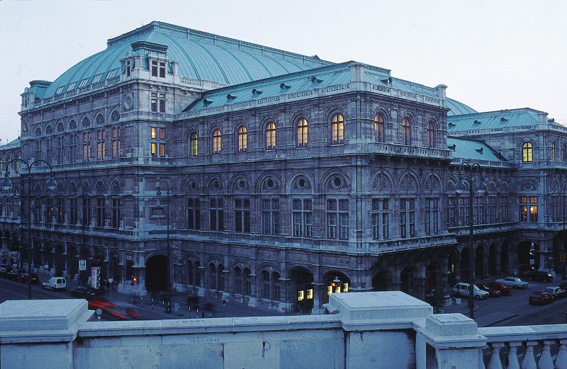 Vienna: Full-Day Private Tour including Schönbrunn Palace - Key points at a glance