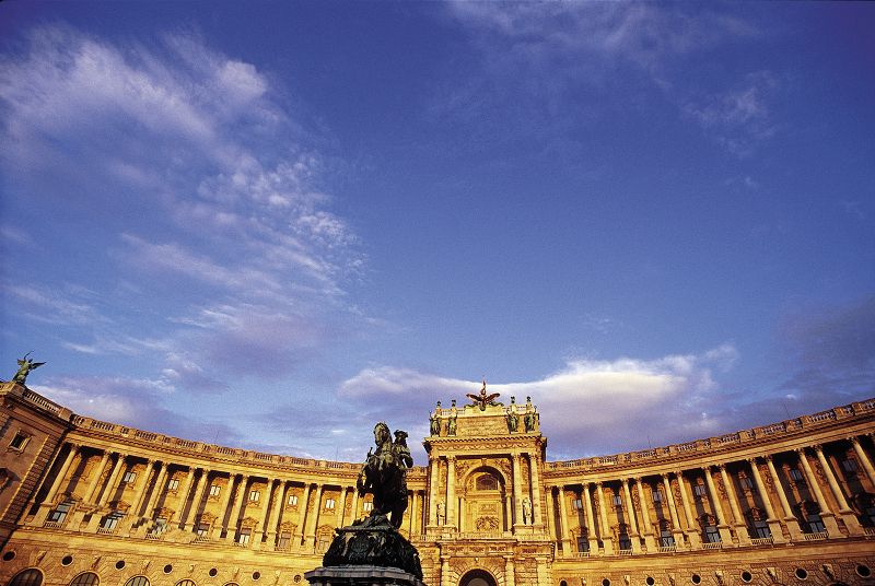 Vienna: Full-Day Private Tour including Schönbrunn Palace - Mozart, St. Stephen’s Cathedral, and the Old Town