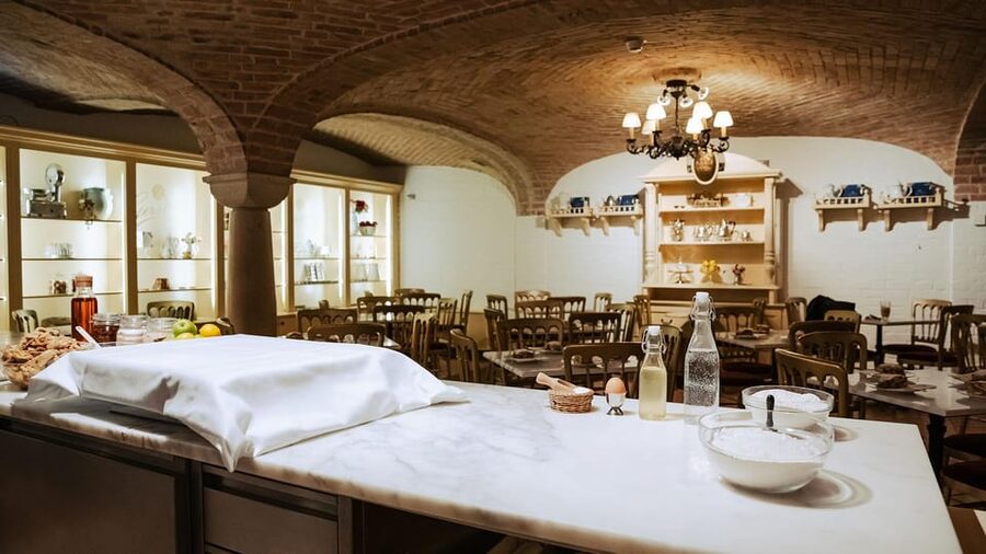 Vienna: Gerstner KuK Hofzuckerbäcker Baking Show & Tasting - Practical details before you reserve