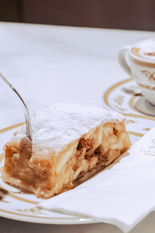 Vienna: Gerstner KuK Hofzuckerbäcker Baking Show & Tasting - Should you book the Gerstner strudel show?