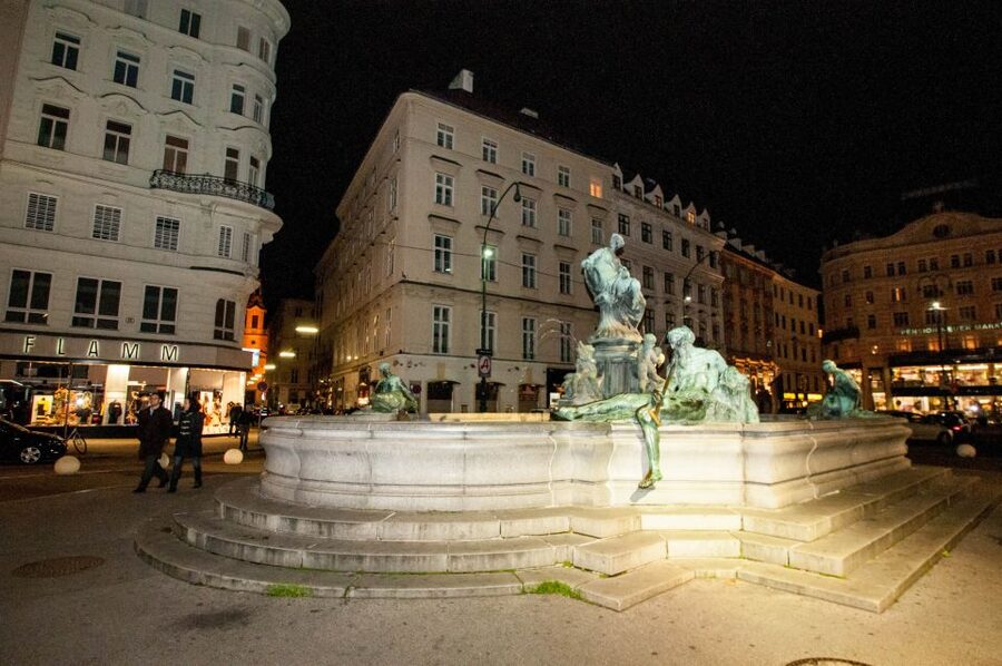 Vienna: Ghosts and Legends Guided Nighttime Walking Tour - Is $20 good value for two hours?