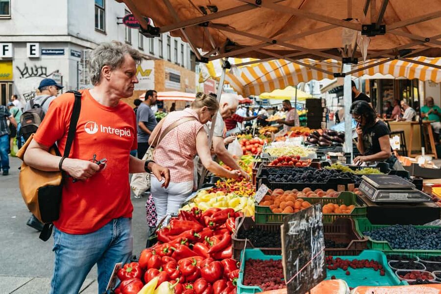 Vienna: Guided Foodie Walking Tour with Tastings and Coffee - What makes the guides important