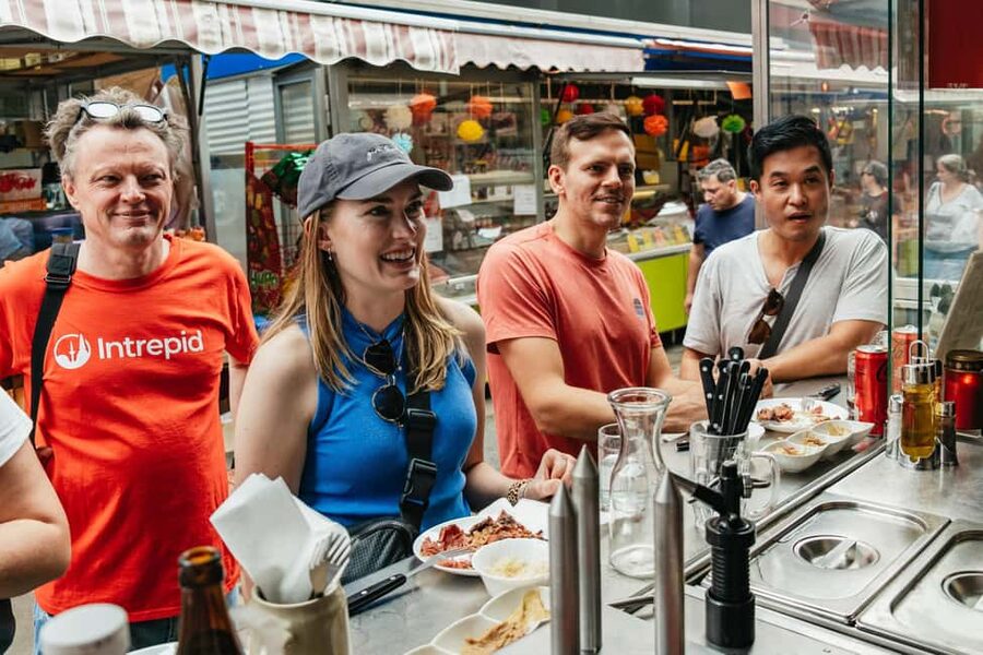 Vienna: Guided Foodie Walking Tour with Tastings and Coffee - Starting at WEIN & CO Wien Stephansplatz