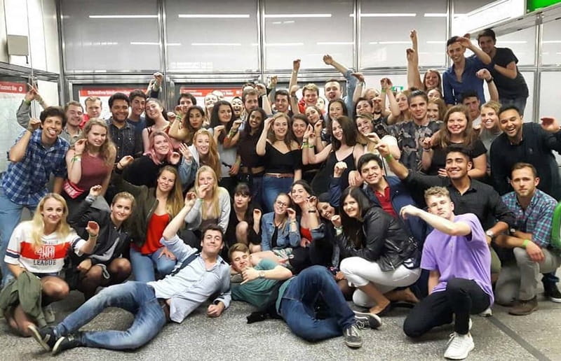 Vienna: Guided Pub Crawl with Club Entry - Key points to know before booking