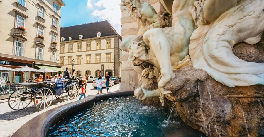 Vienna: Guided Walking Tour of City Center Highlights - Key points to know before you book