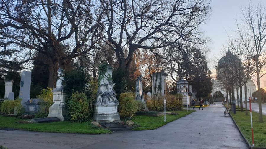 Vienna: Guided Walking Tour of the Central Cemetery - Lesser-known lives and unusual Vienna stories