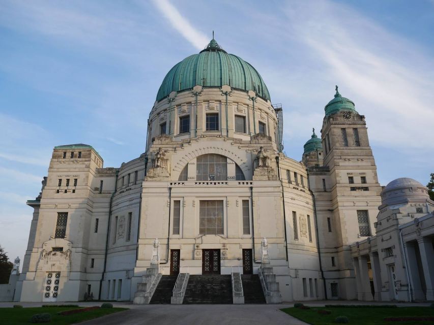 Vienna: Guided Walking Tour of the Central Cemetery - The guide’s style and language