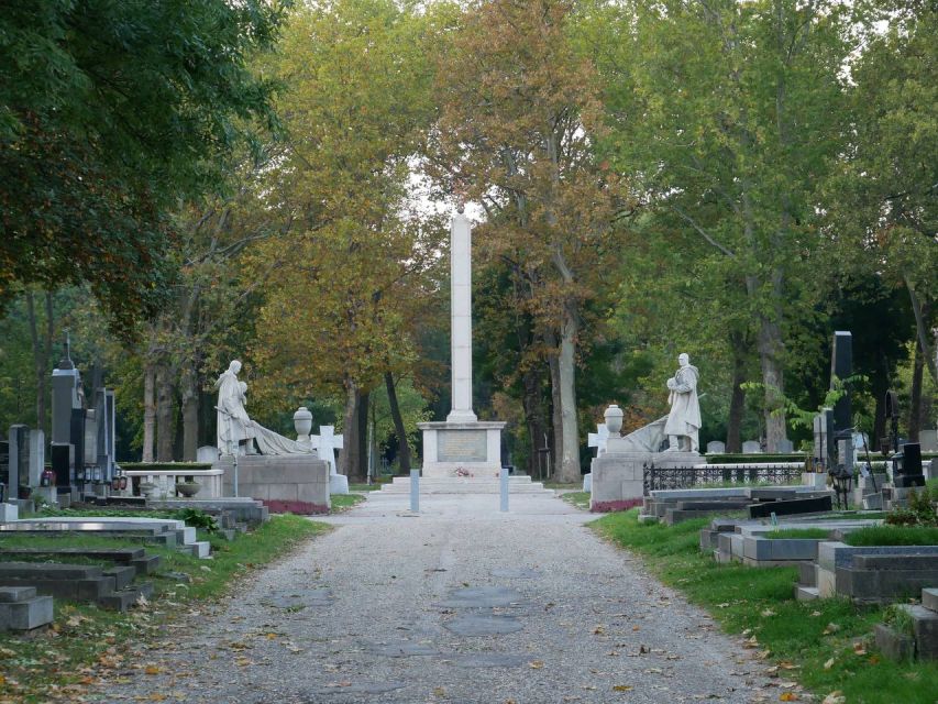 Vienna: Guided Walking Tour of the Central Cemetery - Who should book this walking tour?