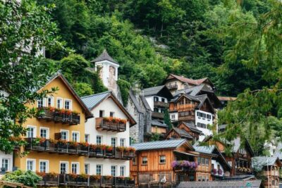 Hallstatt & Alpine Peaks Day Trip with Skywalk Lift