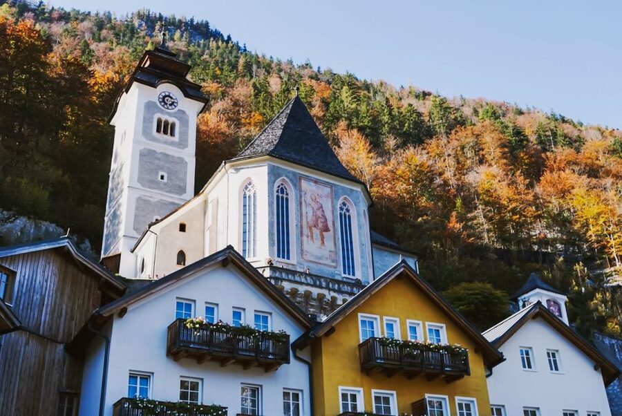 Vienna: Hallstatt & Alpine Peaks Day Trip with Skywalk Lift - Two hours to explore Hallstatt your way