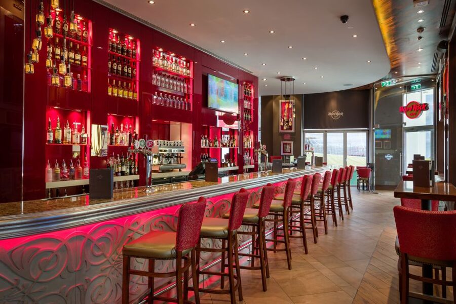 Vienna: Hard Rock Cafe with Set Menu for Lunch or Dinner - Who should choose this experience?