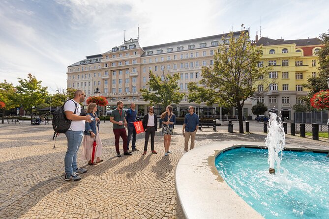 Vienna Highlights: Private Guided Walking Tour - Meeting at Mozarthaus and reaching the State Opera