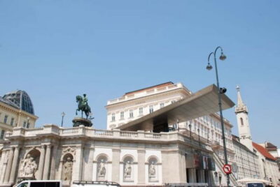 History Highlight Walking Tour