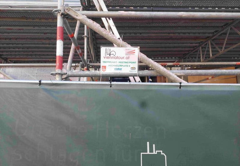 Vienna: History Highlight Walking Tour - Heldenplatz and the power behind the facades
