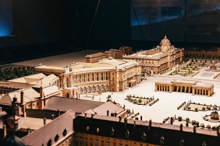 Vienna: Hofburg and Empress Sisi Museum Guided Tour - Who should book this Hofburg tour?